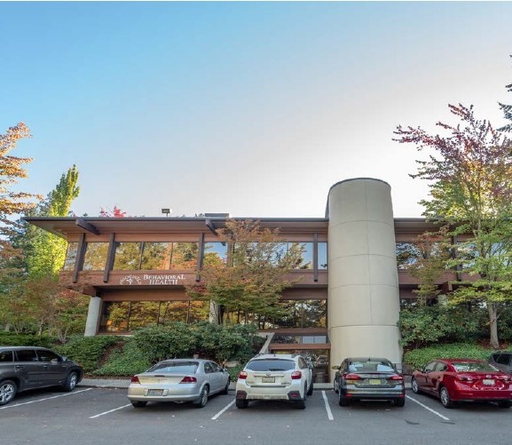 1800 112th Ave NE, Bellevue, WA for lease - Building Photo - Image 3 of 4