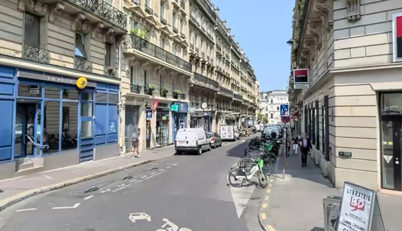 Retail in Paris for lease Building Photo- Image 1 of 4