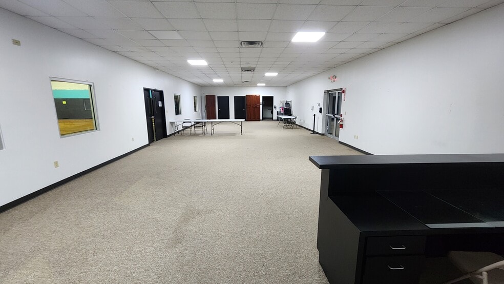 8835 Wheat Cross Dr, Houston, TX for lease - Interior Photo - Image 1 of 16