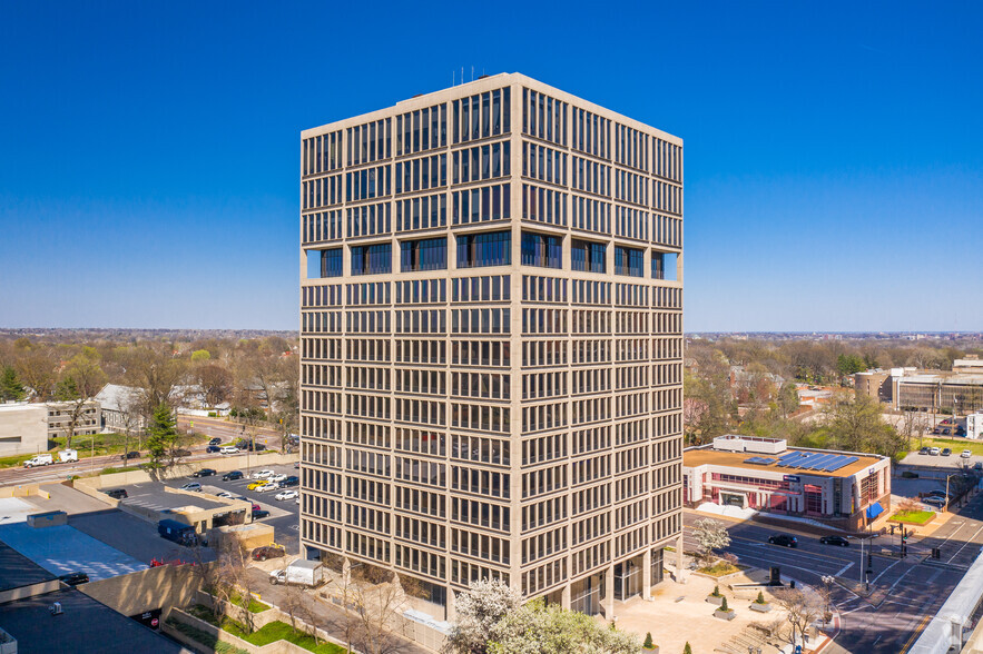 Pierre Laclede Center - Clayton, MO for Sale | LoopNet