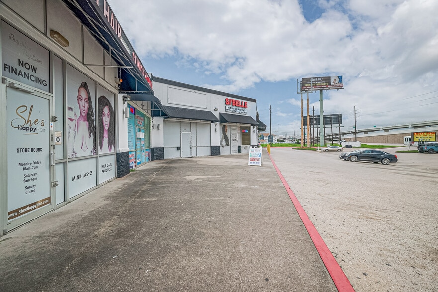11422 Southwest Fwy, Houston, TX for sale - Building Photo - Image 1 of 19