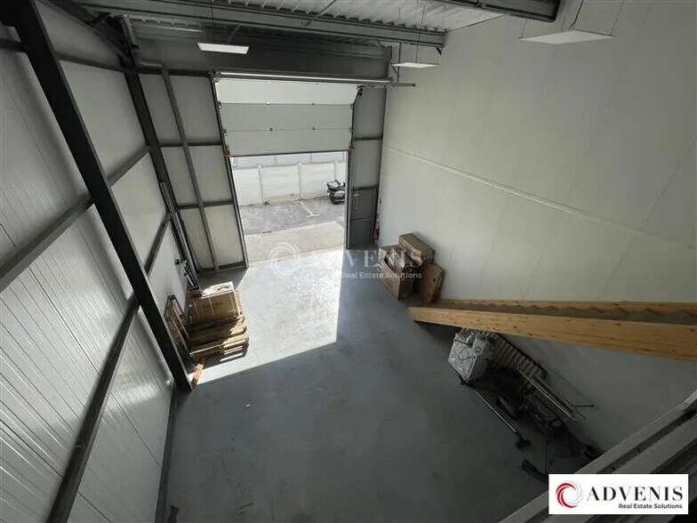 Flex in Eysines for lease - Interior Photo - Image 3 of 5