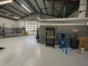 Flex in L'Isle-d'Abeau for sale Interior Photo- Image 2 of 3