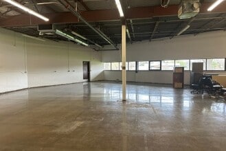 15301 Highway 55 W, Plymouth, MN for lease Interior Photo- Image 1 of 6