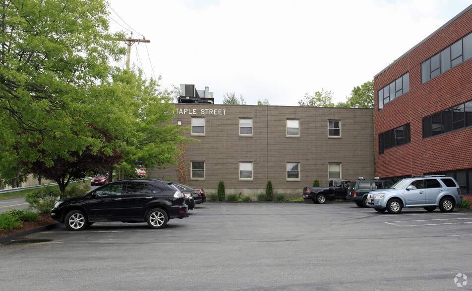 80 Maple St, Stoneham, MA for sale - Building Photo - Image 2 of 3