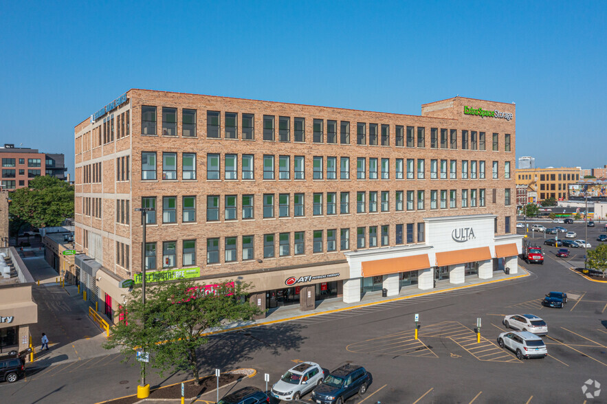 1300 N Ashland Ave, Chicago, IL for lease - Building Photo - Image 1 of 7