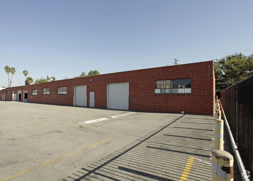 15709-15715 E Valley Blvd, City Of Industry, CA for lease - Primary Photo - Image 1 of 4