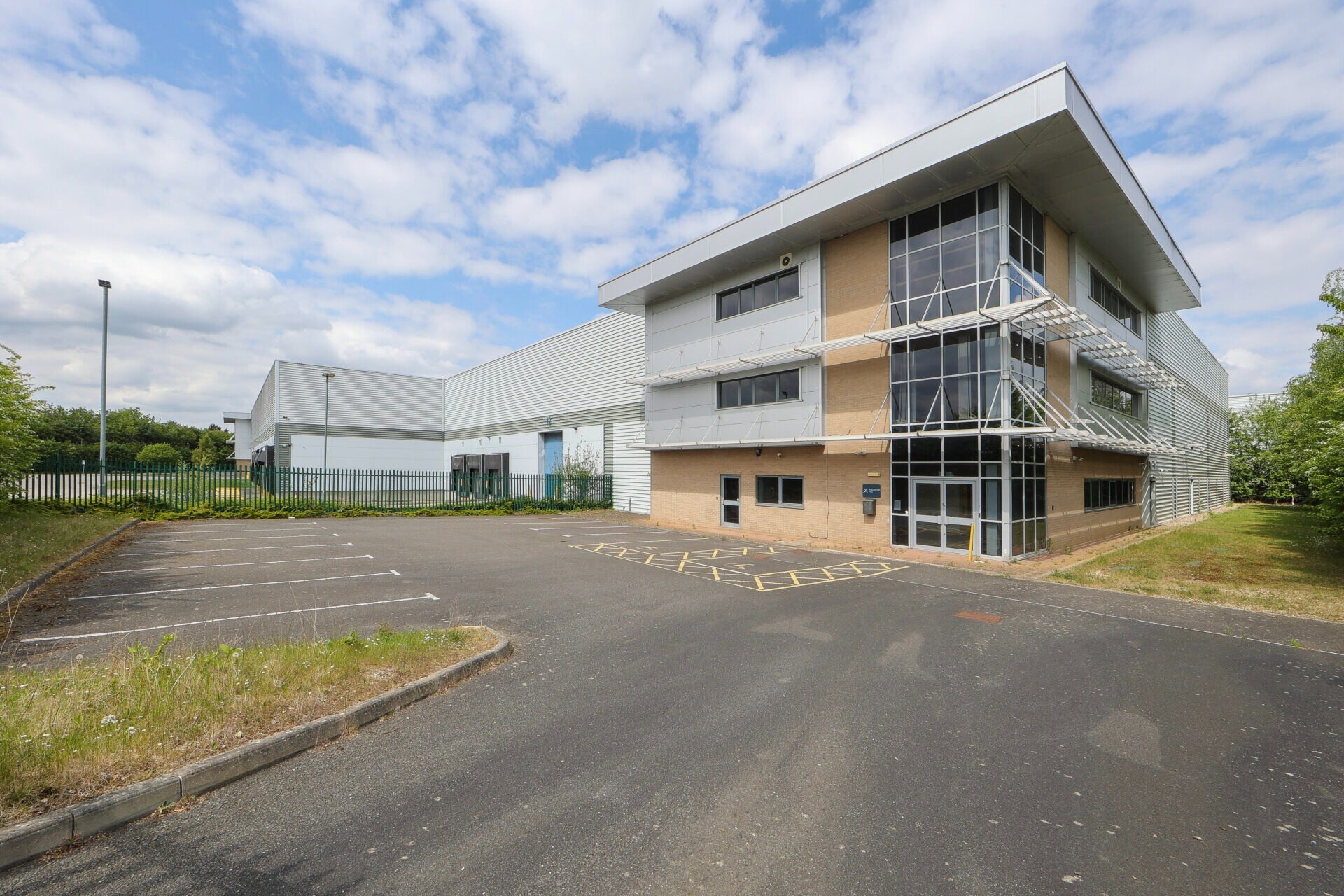 Unit 10A & 10B, 700 Avenue West, Skyline 120, Braintree for lease Building Photo- Image 1 of 7