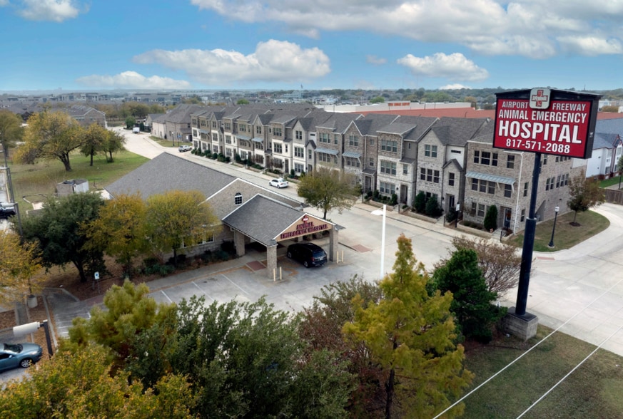 833 W Airport Fwy, Euless, TX for sale - Building Photo - Image 2 of 6