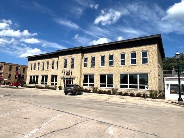220 N River St, East Dundee, IL for sale - Building Photo - Image 2 of 41