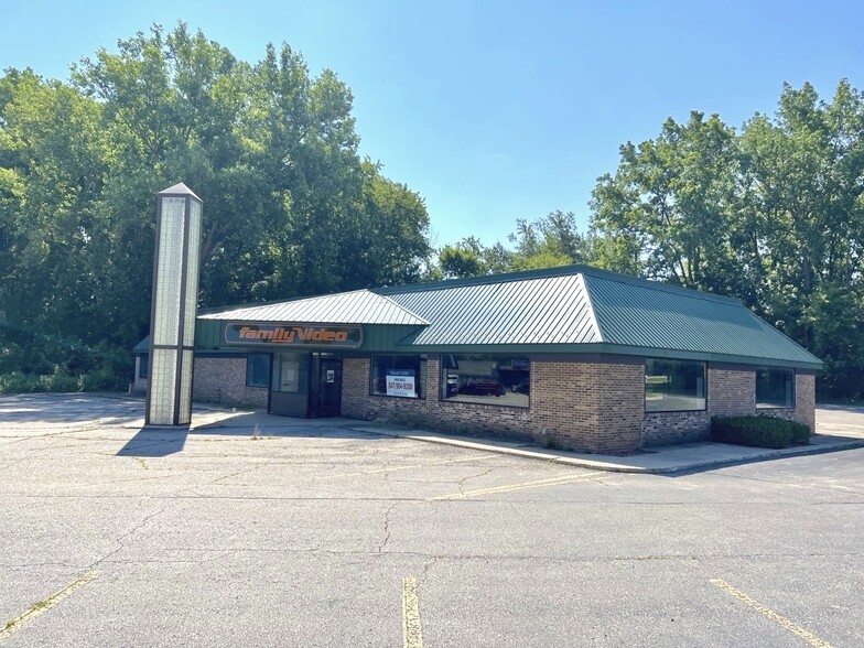 488 S Dexter St, Ionia, MI for lease - Building Photo - Image 2 of 6