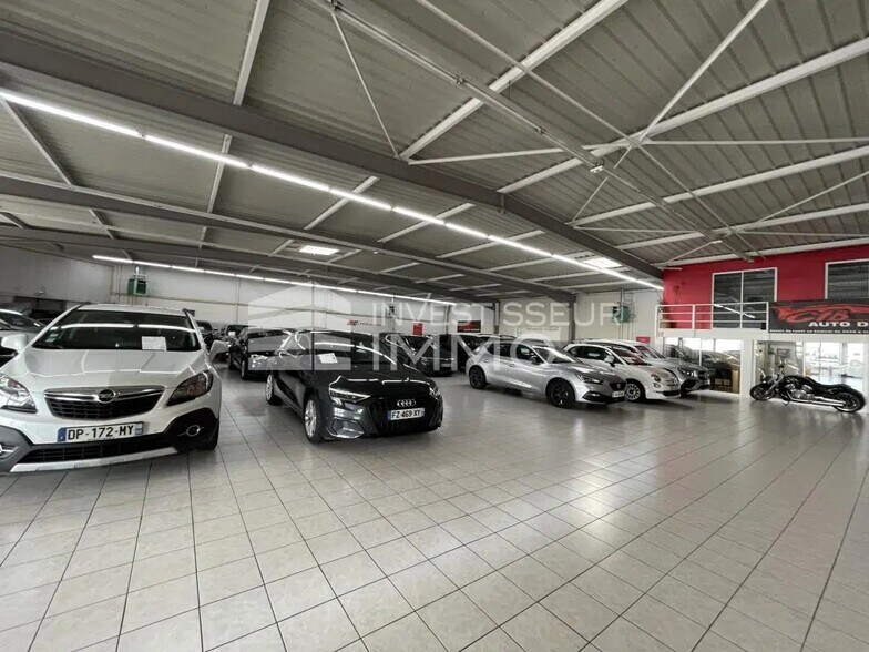 Retail in Pringy for sale - Interior Photo - Image 2 of 2