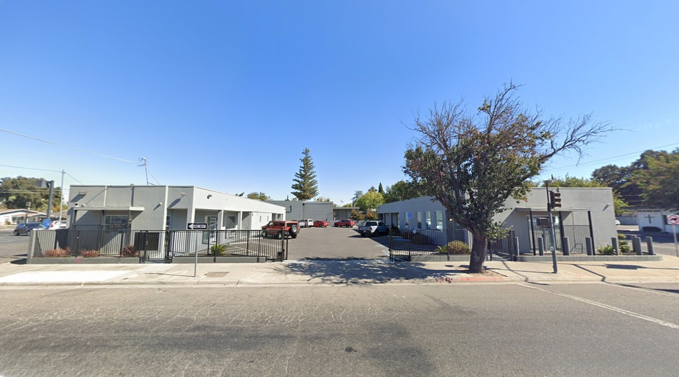 450 Burney Street portfolio of 2 properties for sale on LoopNet.com - Primary Photo - Image 1 of 35