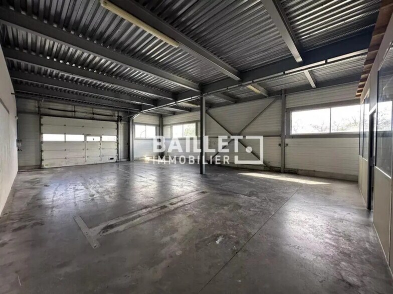 Industrial in Fréjus for lease - Interior Photo - Image 2 of 8