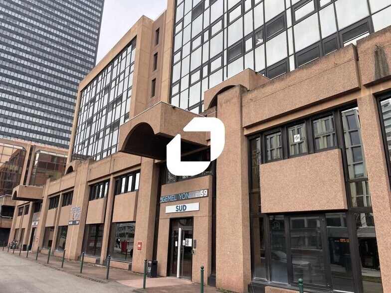 Office in Lyon for lease - Building Photo - Image 2 of 13