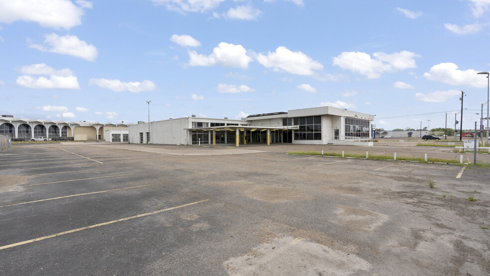 4225 S Staples St, Corpus Christi, TX for sale - Building Photo - Image 1 of 58