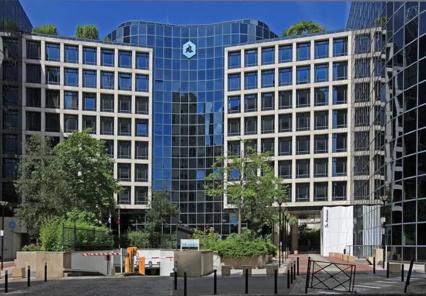 47 Rue Louis Blanc, Courbevoie for lease - Building Photo - Image 2 of 14