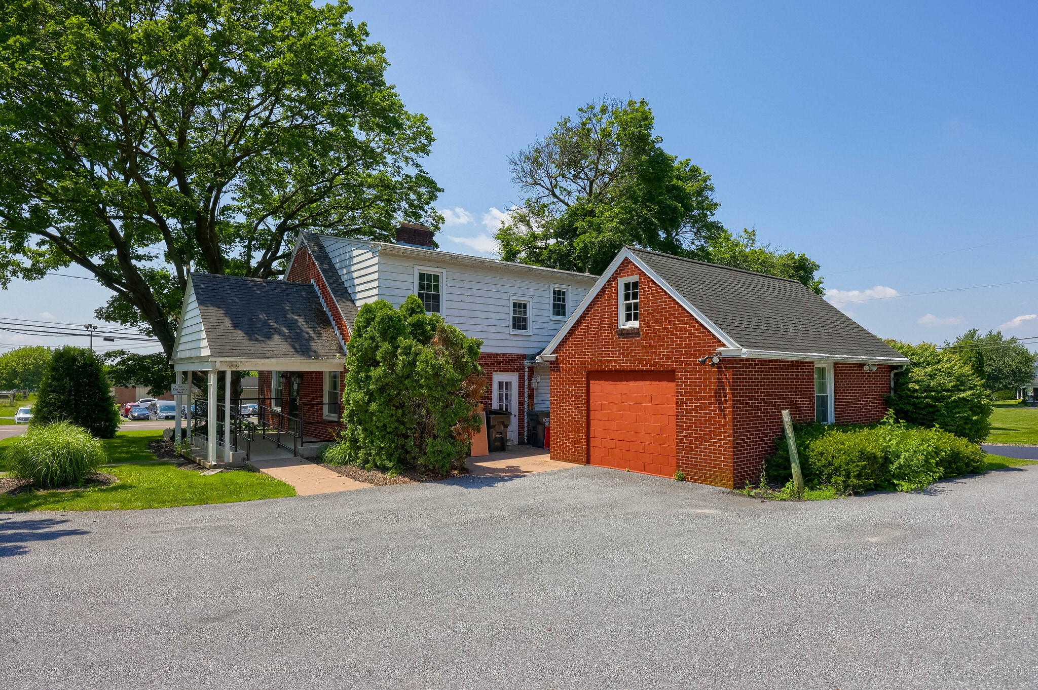 2457 New Holland Pike, Lancaster, PA for sale Primary Photo- Image 1 of 2
