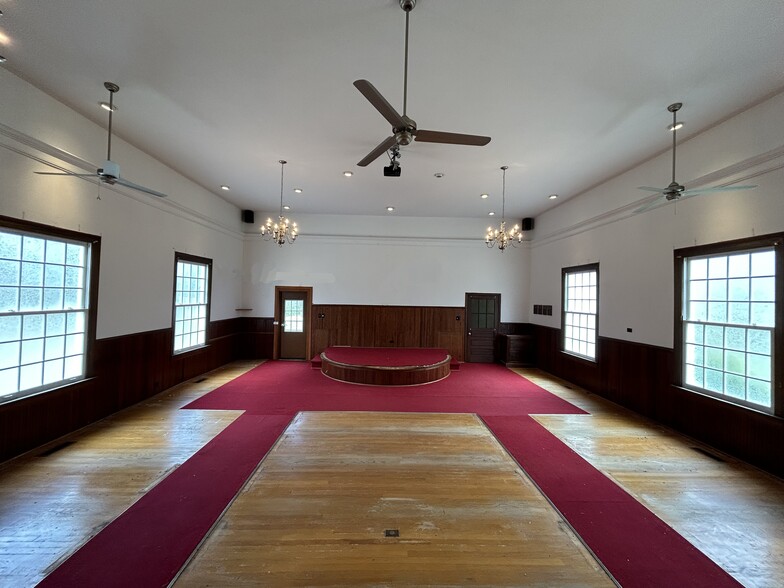 2895 Rolling Rd, Scottsville, VA for lease - Interior Photo - Image 1 of 4