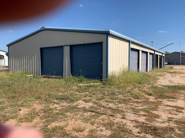 910 HWY 54, Kingman, KS for sale - Primary Photo - Image 1 of 1