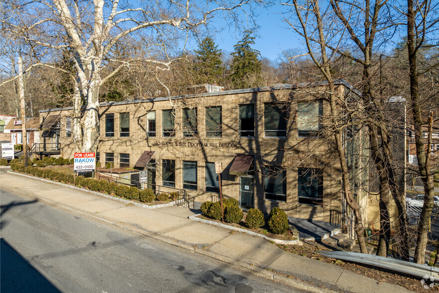 690 N Broadway, White Plains, NY for lease - Building Photo - Image 1 of 7