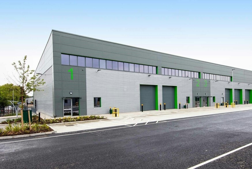 Vale Rd, Tonbridge for lease - Building Photo - Image 2 of 16