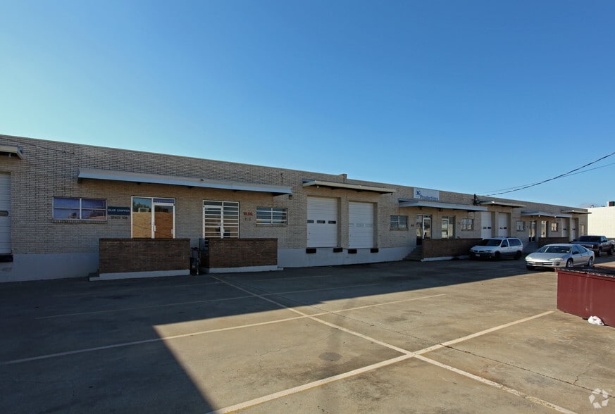 2970 Blystone Ln, Dallas, TX for lease - Building Photo - Image 2 of 3