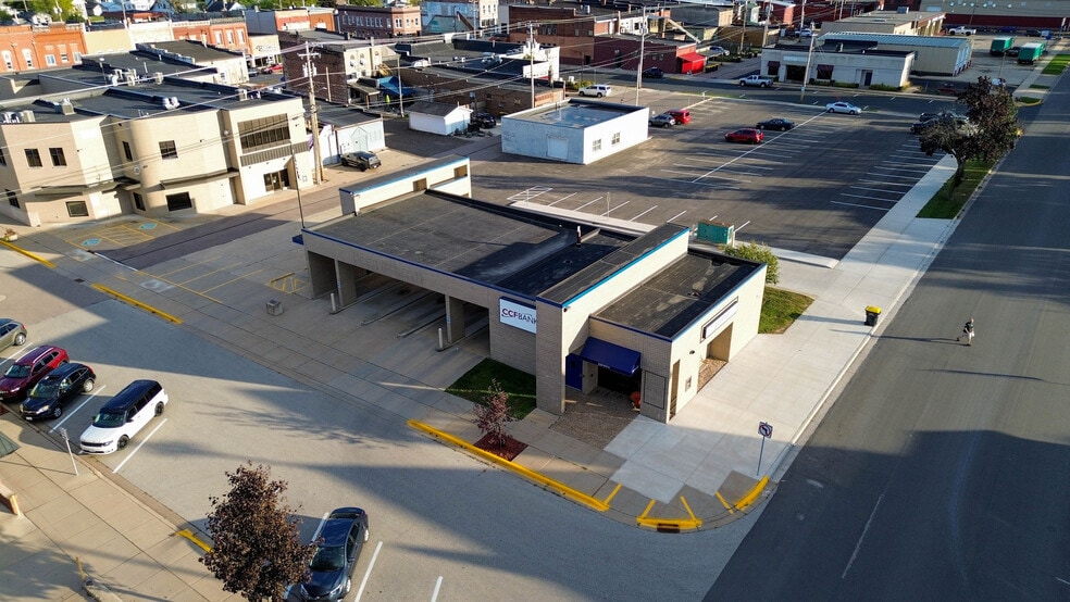 1001 Superior Ave, Tomah, WI for sale - Building Photo - Image 2 of 16