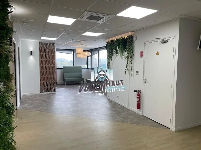 Office in Toulouse for lease - Building Photo - Image 2 of 9