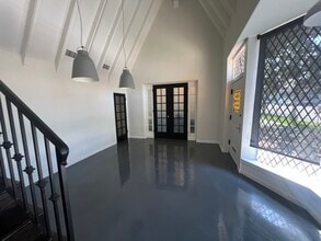 7415-7427 Beverly Blvd, Los Angeles, CA for lease Interior Photo- Image 1 of 4