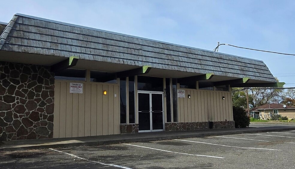 902 Oak Ln, Rio Linda, CA for sale - Building Photo - Image 1 of 7