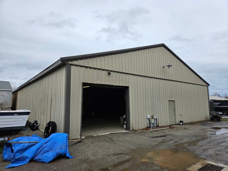 11 Old Indian Trl, Middlefield, CT for lease - Building Photo - Image 2 of 4