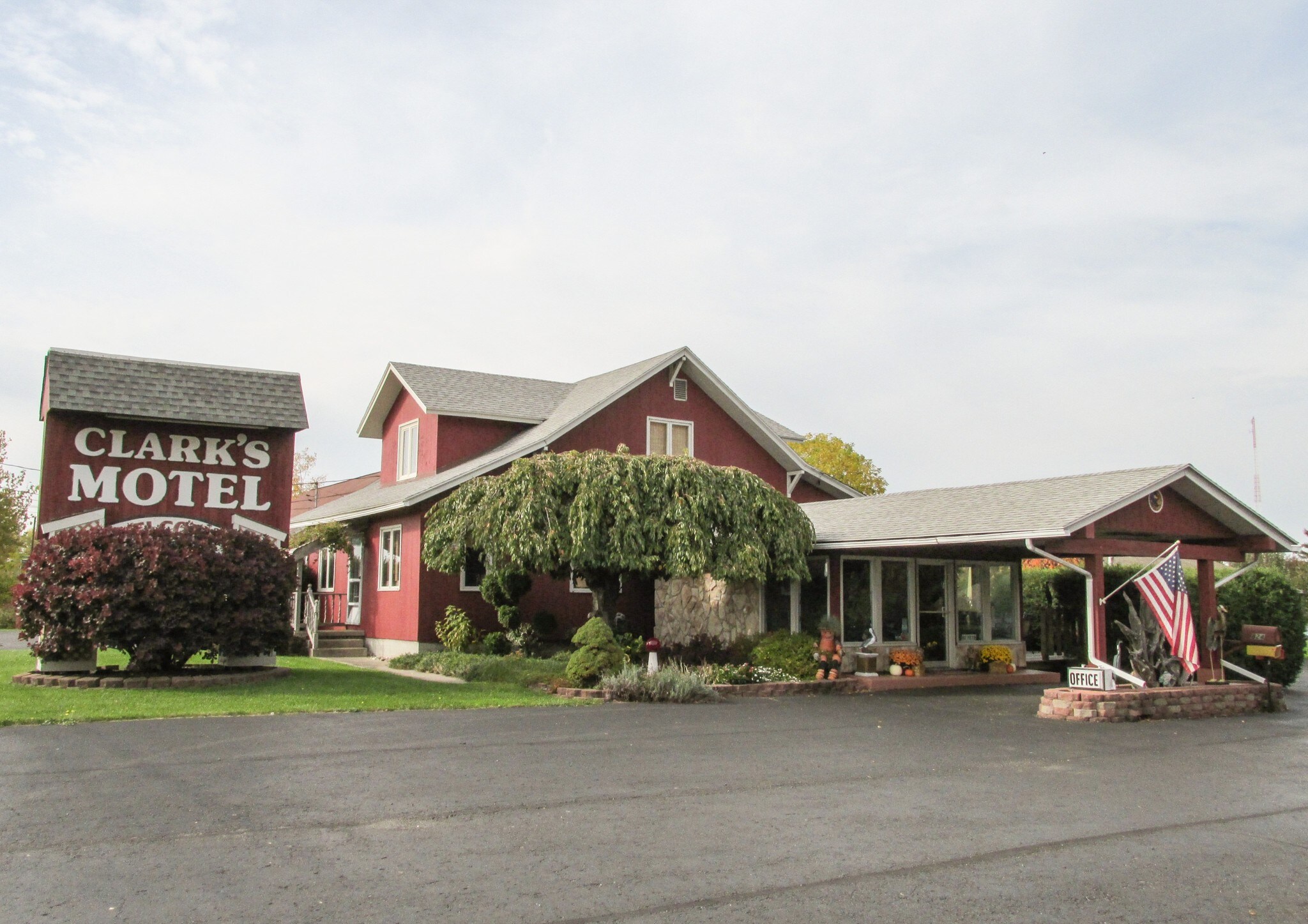 824 Canandaigua Rd, Geneva, NY for sale Building Photo- Image 1 of 1