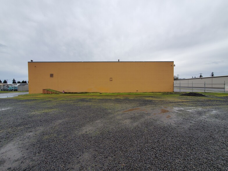 3456 Olympic St, Springfield, OR for lease - Building Photo - Image 3 of 17