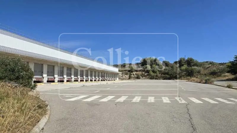 Flex in Gignac-la-Nerthe for lease - Building Photo - Image 2 of 7