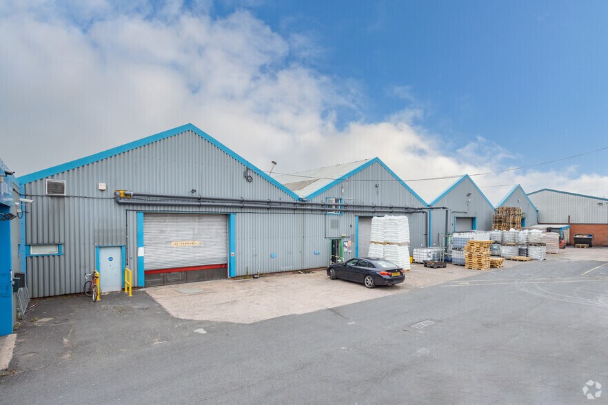 Stafford Rd, Wolverhampton, WV10 7EL