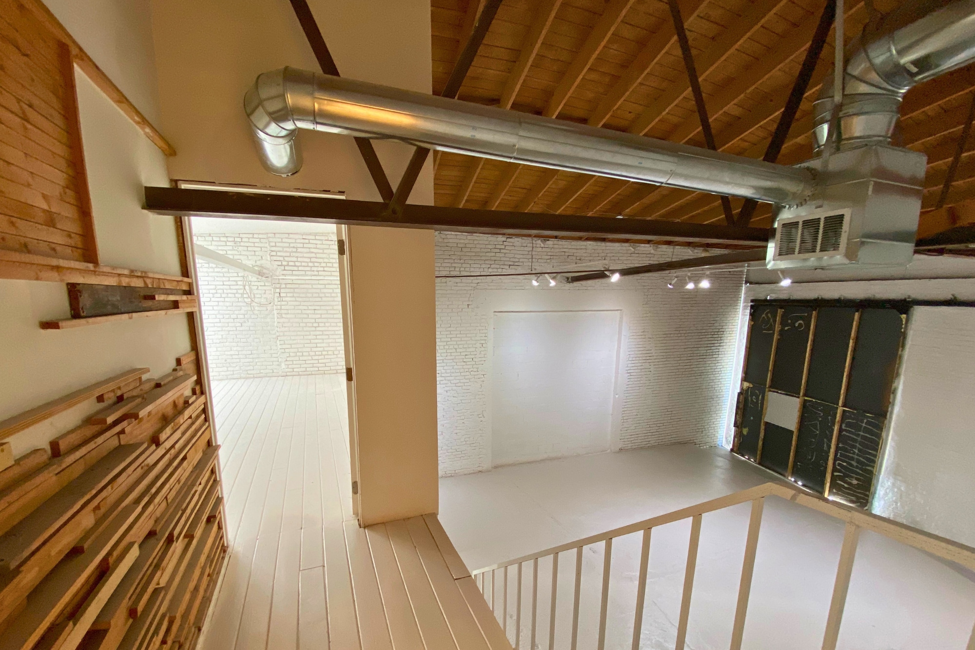 984 McGarry St, Los Angeles, CA for lease Interior Photo- Image 1 of 8