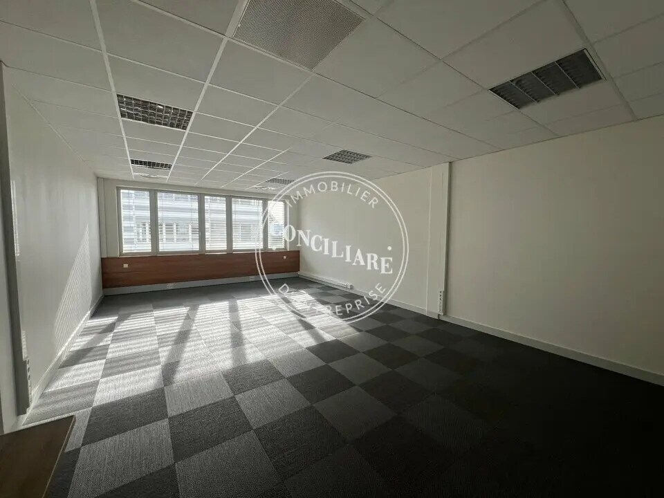 Vente Bureaux 40 m² à 122 m² - Photo 1