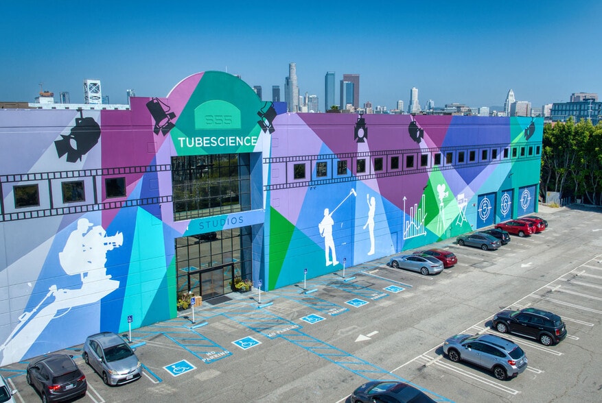 655 S Santa Fe Ave, Los Angeles, CA for lease - Building Photo - Image 2 of 11