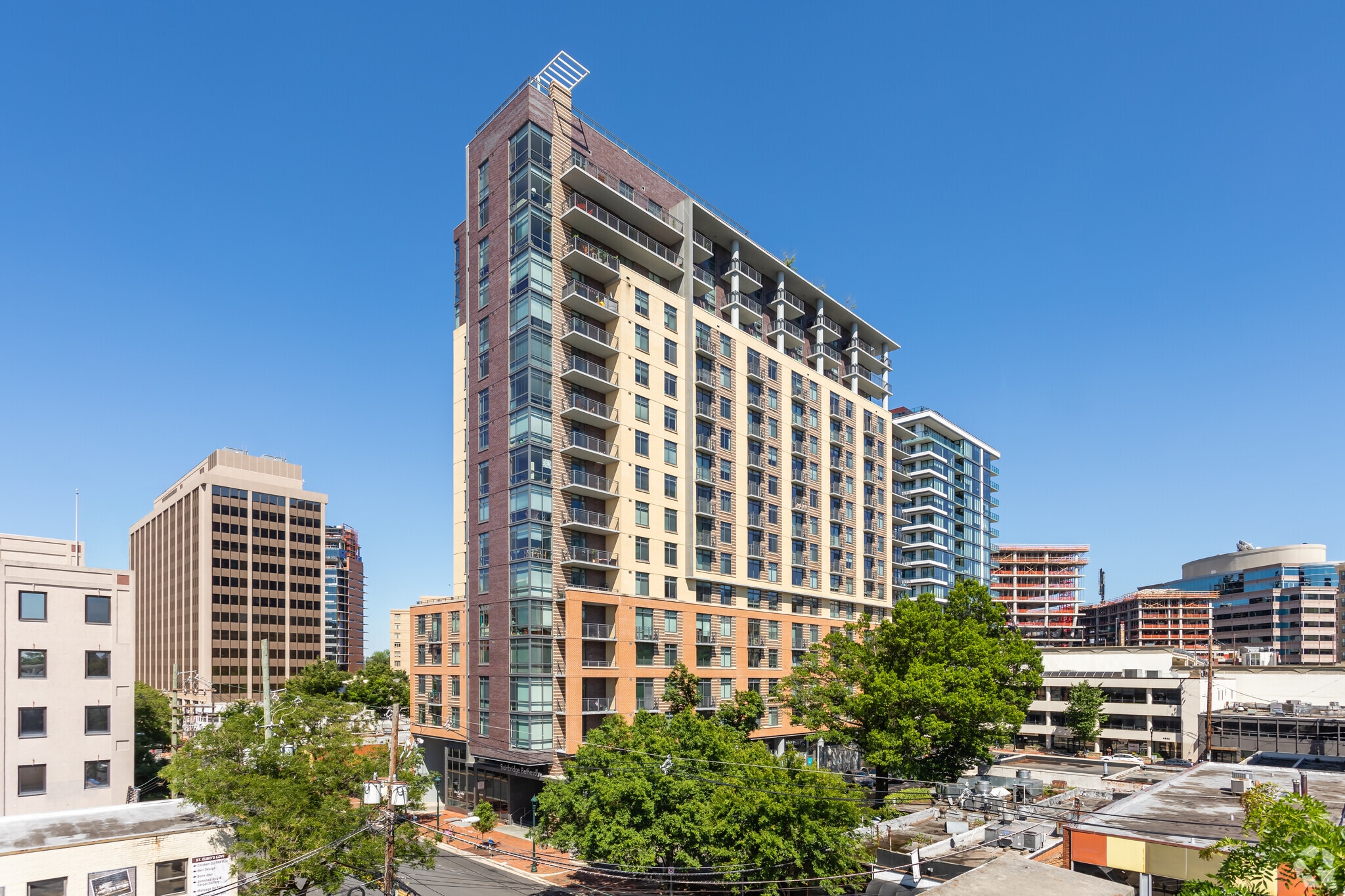 4918 Saint Elmo Ave, Bethesda, MD for lease Primary Photo- Image 1 of 60