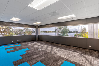 2111 Palomar Airport Rd, Carlsbad, CA for lease Interior Photo- Image 1 of 4