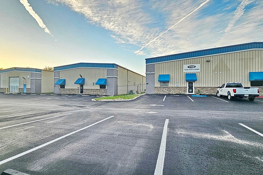 715 S Easy St, Lecanto, FL for lease - Building Photo - Image 3 of 22