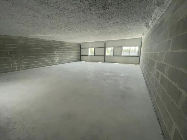 Industrial in Saint-Herblain for sale - Building Photo - Image 3 of 6