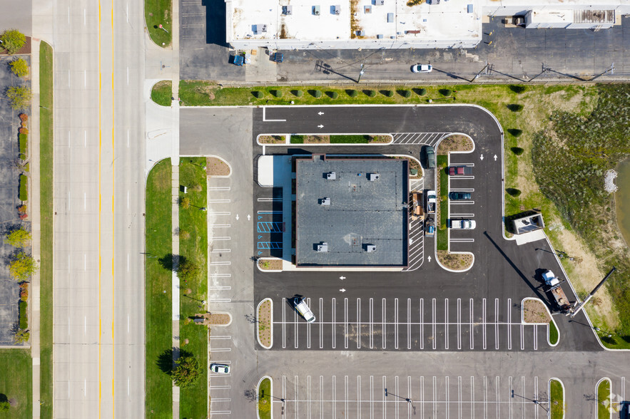 29597-29613 7 Mile Rd, Livonia, MI for lease - Aerial - Image 1 of 9