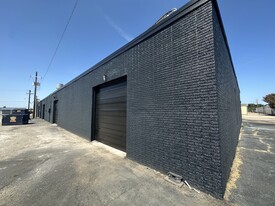 2805 National Dr, Garland TX - Warehouse