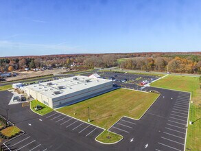 4331 Middle Country Rd, Calverton, NY for lease Interior Photo- Image 2 of 2