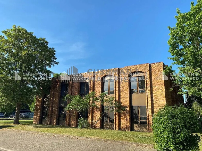 Office in Lingolsheim for lease - Building Photo - Image 1 of 8