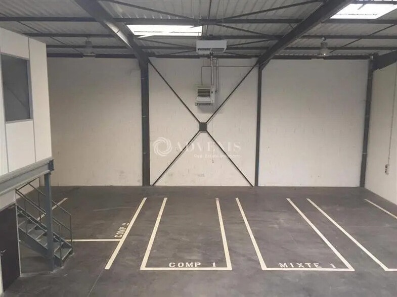 Office in Saint-Priest for lease - Building Photo - Image 3 of 5