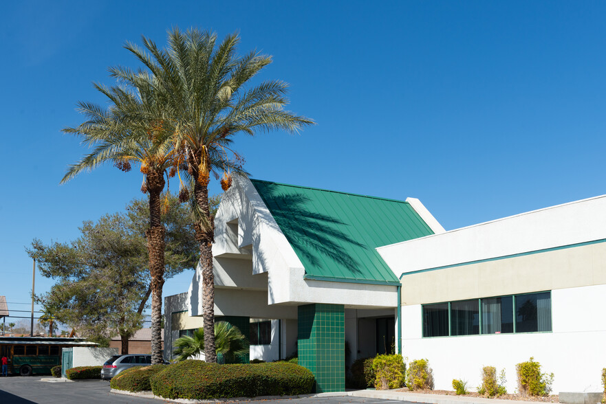 2965 S Jones Blvd, Las Vegas, NV for lease - Building Photo - Image 1 of 6