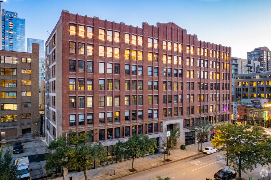 325 W Huron St, Chicago, IL for lease - Building Photo - Image 3 of 4